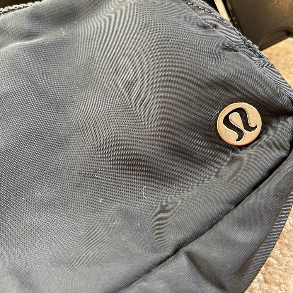 Lululemon Everywhere Belt Bag - Picture 3 of 7